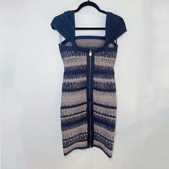 Herve Leger Cap Sleeve Bandage Bodycon Dress US 6 - Picture 3 of 5